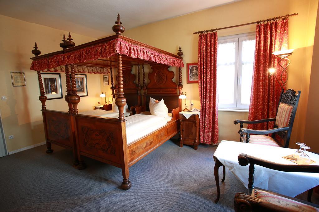 Alte Thorschenke Hotel Cochem Buitenkant foto